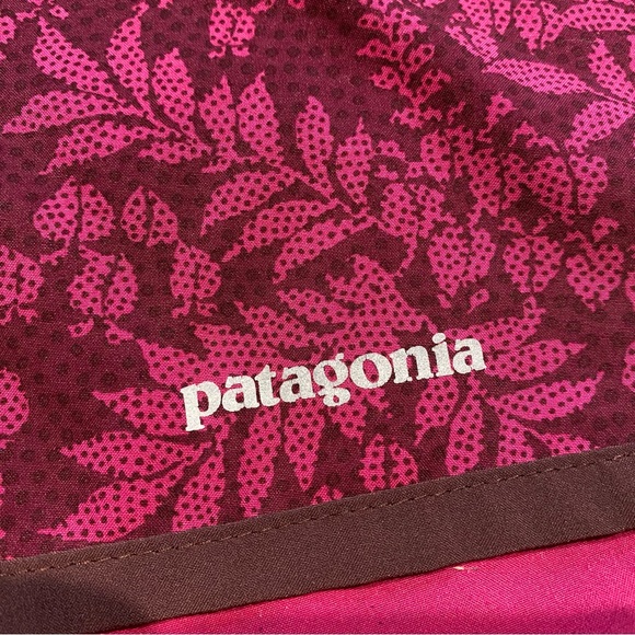 (M) Patagonia Lightweight Shorts Magenta Pink Leaf Print Polka Dot Medium 3.5” - Picture 3 of 11
